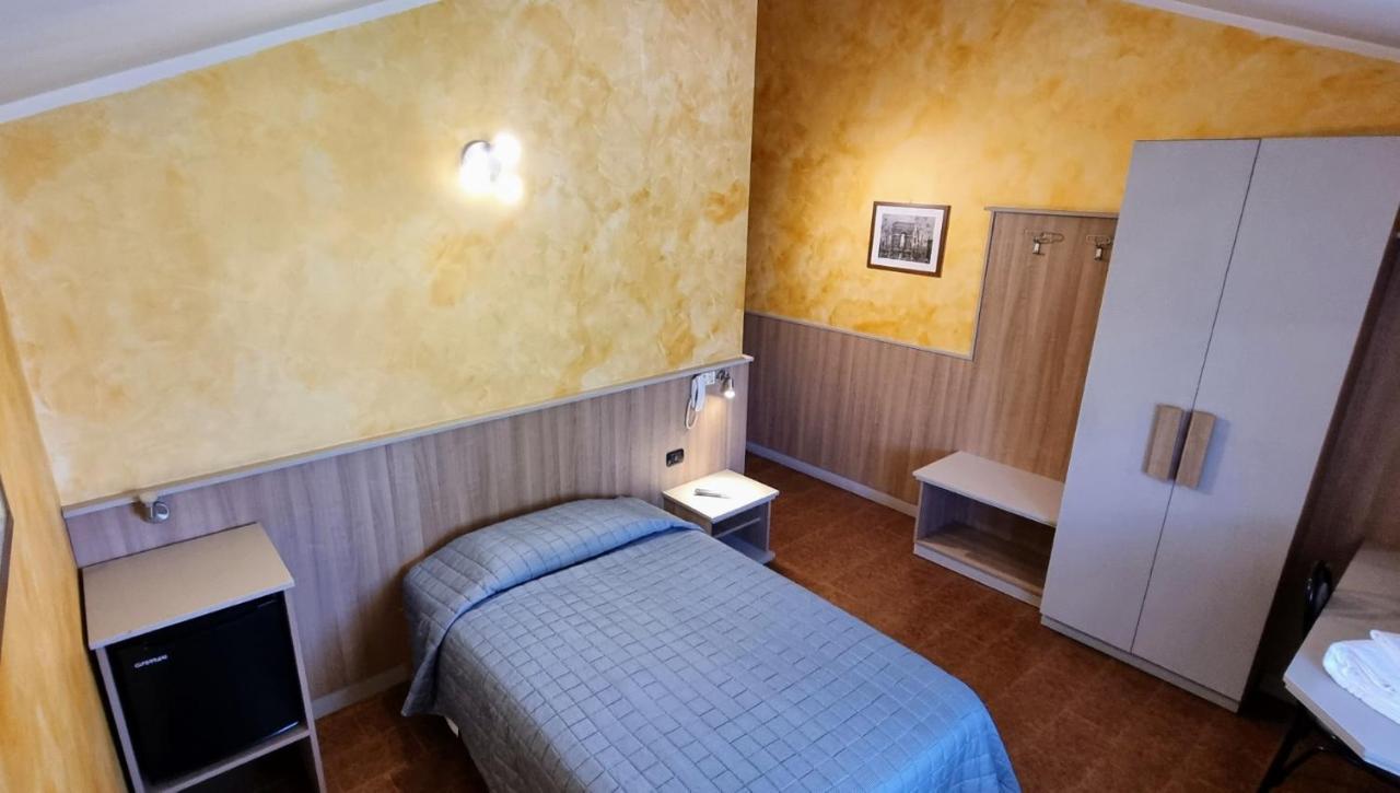 Albergo Etrusco Calusco d'Adda エクステリア 写真